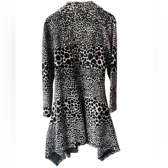🖤🖤Like New Anes A Leopard Print Women's jacket size XL.  shark bite bottom hem - Picture 5 of 6
